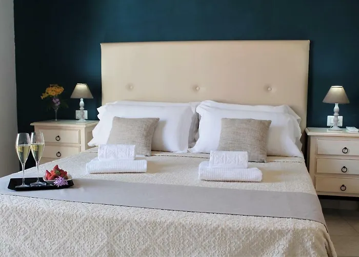 Apart-hotel Ahr Leonis 3*