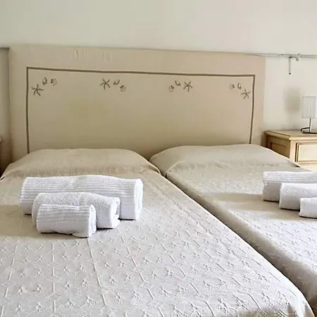 Apart-hotel Ahr Leonis 3*