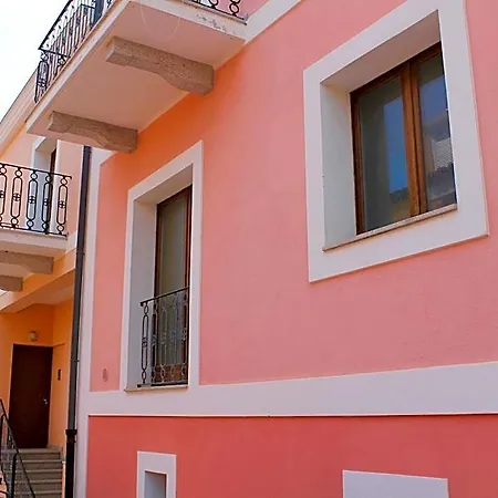 Apart-hotel Ahr Leonis 3*