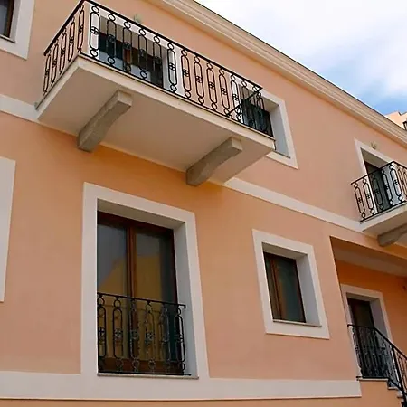 Ahr Leonis Apart-hotel 3*