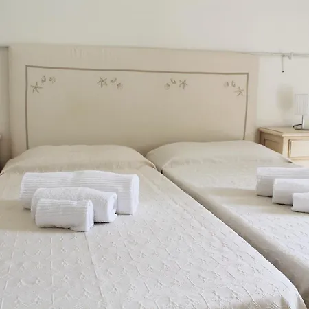 Ahr Leonis Apartahotel